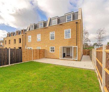 4 bedroom semi-detached house to rent - Photo 2