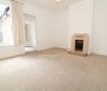 Lincoln Road, Dorking - 3 bedrooms Property for lettings - Seymours - Photo 1