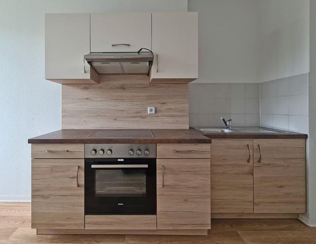 2 Warmmieten geschenkt*: renovierte 1 ZimmerWE mit Einbauküche & verglaster Loggia im 2. OG - Foto 1