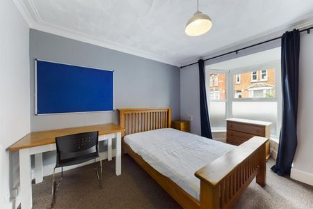 3 bedroom House To Let - Photo 3