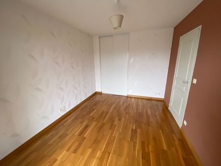 Location Appartement 3 pièces 74m² - Photo 3