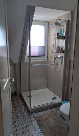 Charming 3.5-room attic apartment in a historic building - Foto 3