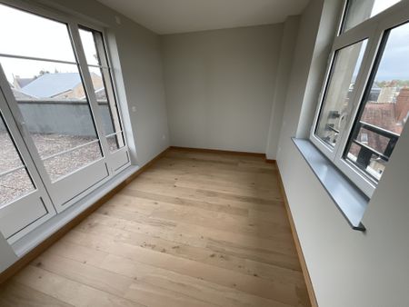 BOURGES - Rue Moyenne - Appartement avec Rooftop + parking + cave. - Photo 2