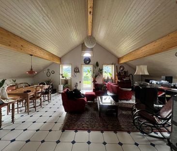 CHARMING FARMHOUSE STYLE APARTMENT IN THE COUNTRYSIDE – 4 ½ ROOMS - Foto 2