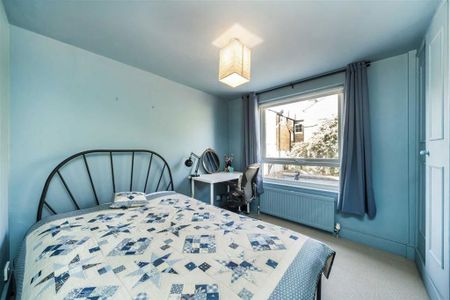 3 bedroom flat to rent - Photo 3