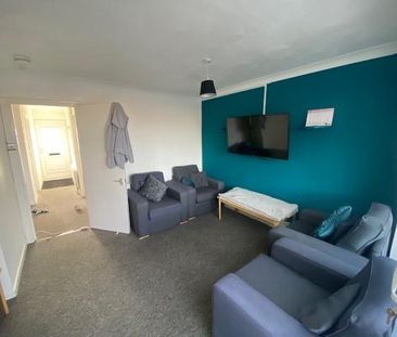 5 bedroom semi-detached house to rent - Photo 1