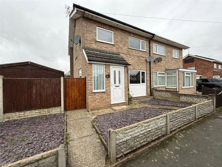 3 bedroom semi-detached house to rent - Photo 4