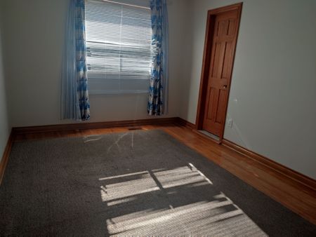 For Lease - 176 Conlins Road Unit# Main, Toronto, Ontario - Photo 3