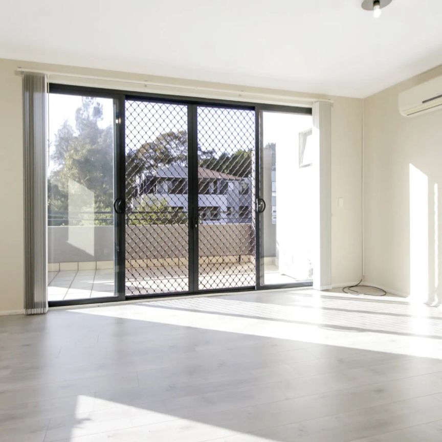 5/35-37 Lydbrook Street, Westmead. - Photo 1