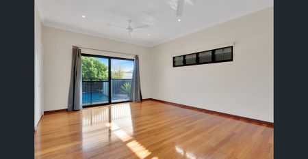 Executive Family Living with Pool, Shed & Theatre - Photo 4