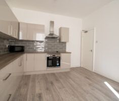 56 Brudenell Mount, Leeds, LS6 1HS - Photo 3