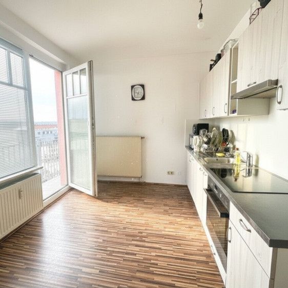 HELLE PÄRCHENWOHNUNG MIT FERNBLICK BEI U1 - UNBEFRISTETE VERMIETUNG - AB JULI 2026 - Photo 1