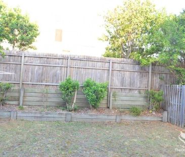 Spacious & Secure Townhouse in Prime Sunnybank Hills Location - Photo 4