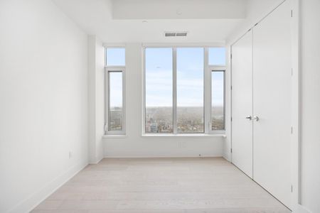 For Lease - 11 Yorkville Avenue Unit# 5909, Toronto, Ontario - Photo 2