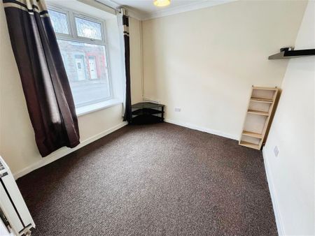 King Street, PONTYPRIDD - Photo 3