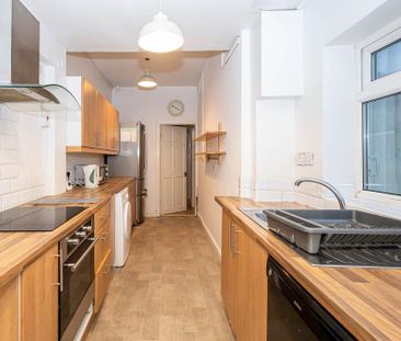 3 bedroom terraced house to rent - Photo 3