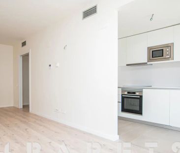 Piso de alquiler en Avinguda del Maresme, Centre - Photo 5