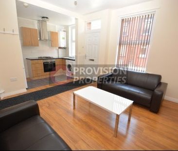 2 Bedroom Student Professional Houses in Hyde Park - Photo 4