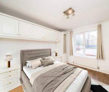 Trinity Road, SW19 8QT, London - Photo 2