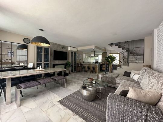 Alquiler de chalet adosado en Calle Al-andalus - Photo 1