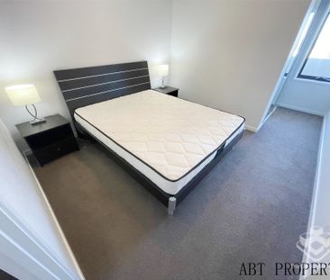 1B1B Apartment with courtyard - Walk To Transport And Shops - Photo 2
