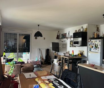 Location Appartement 3 pièces 67m² - Photo 2