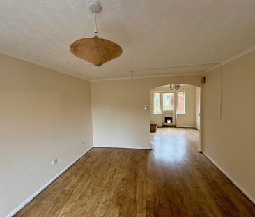 3 bedroom terraced house to rent - Photo 2