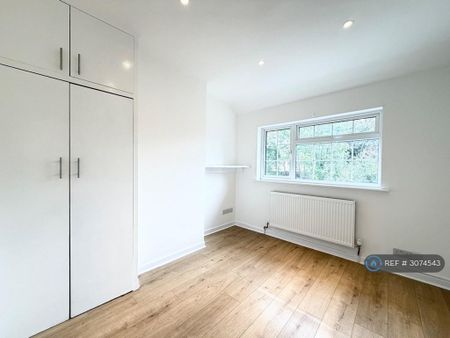 3 bedroom terraced house to rent - Photo 4