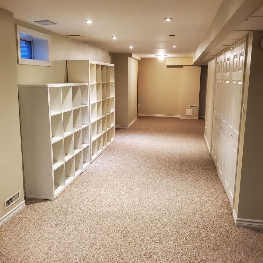 For Lease - 980 Sawgrass Crescent, Mississauga, Ontario - Photo 1