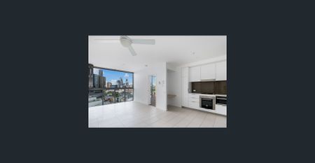 Story Bridge views: metro lifestyle in thriving entertainment hub - Photo 5