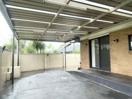 Well Presented 3 Bedroom Family Home Close to All Local Amenities! - Photo 4