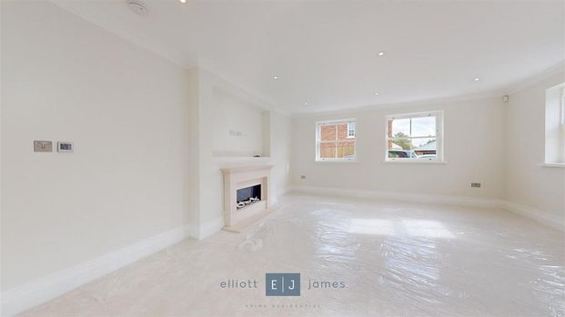 6 bedroom detached house to rent - Photo 1