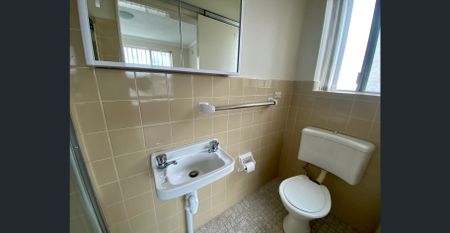 RENOVATED ONE BEDROOM UNIT - Photo 5