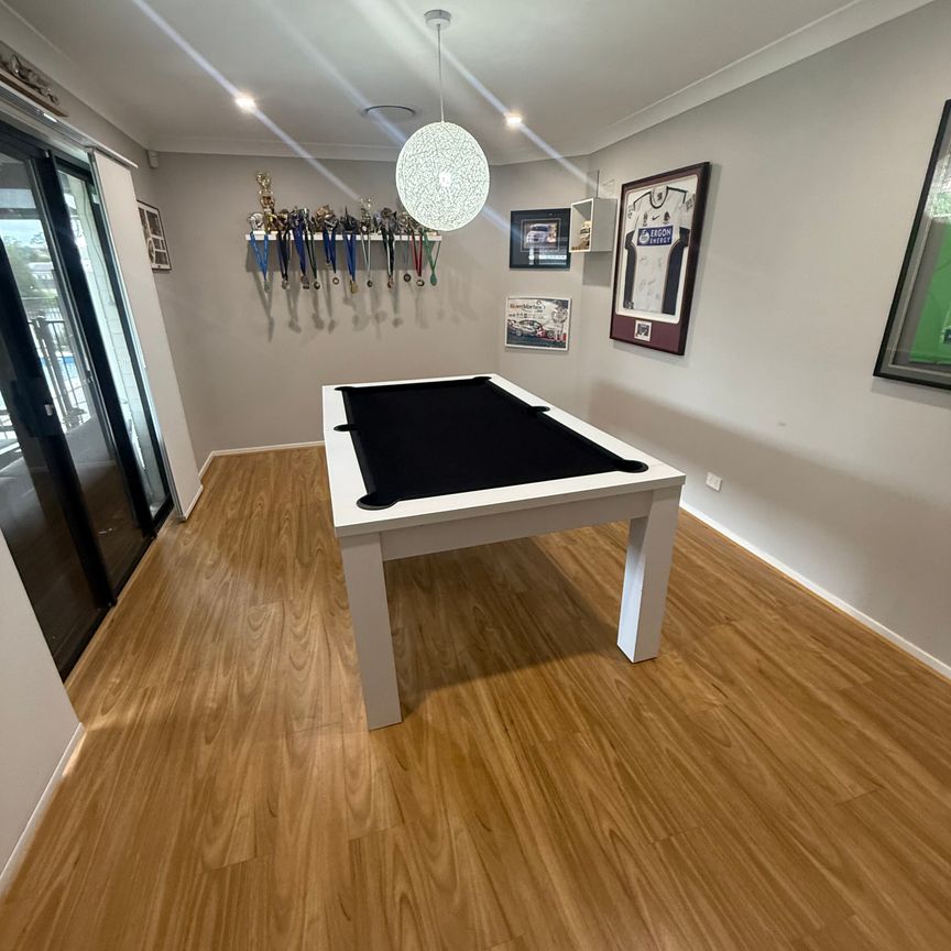 Rutherford - Photo 1