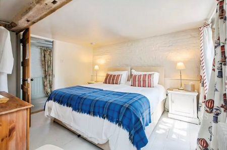 5 bedroom cottage to rent The Manor, Burghill, Hereford, HR4 - Photo 2