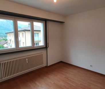 4.5 pces spacieux avec balcon et place de parc près de l'école - Photo 5
