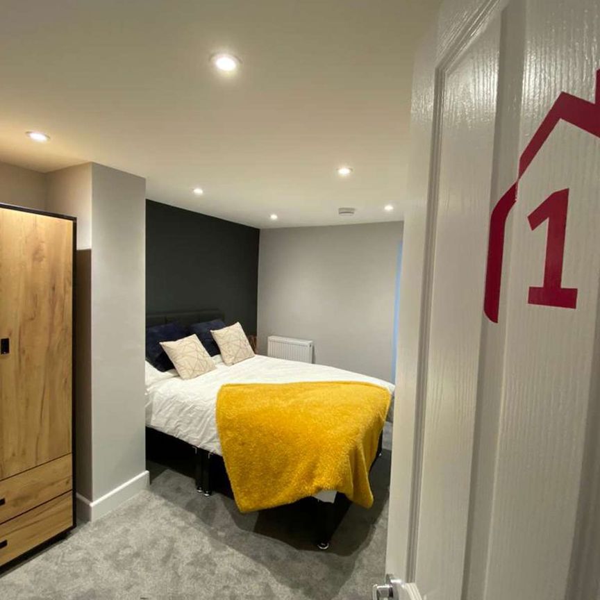 Western Road Room 5 - Photo 1