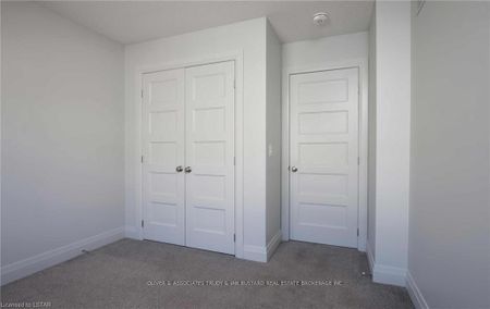 For Lease - 3025 Singleton Avenue Unit# 62, London South, Ontario - Photo 5