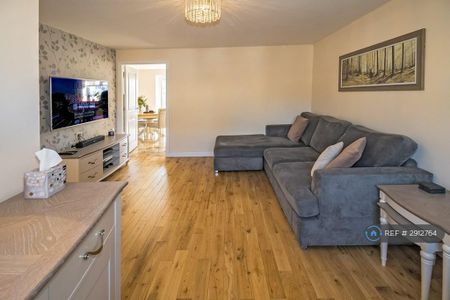 3 bedroom terraced house to rent - Photo 2