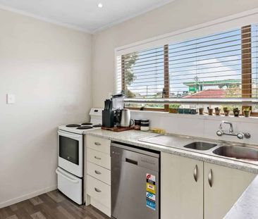 Three bedroom townhouse!! - Photo 2