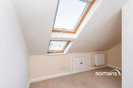 Wiltshire Crescent, Basingstoke, Hampshire, RG22 - Photo 2