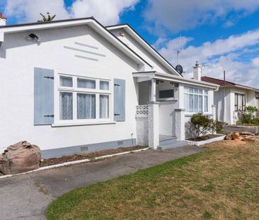 Three Bedroom on Lyndhurst St - Photo 3