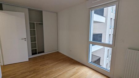 location Appartement F5 DE 121.47m² À CLICHY - Photo 2