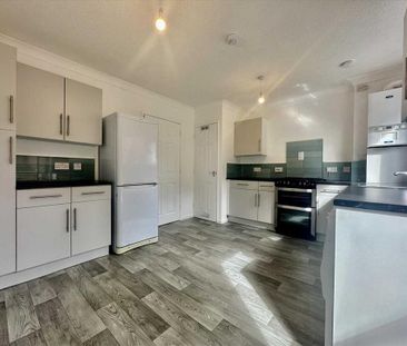 2 bedroom semi-detached house to rent - Photo 6