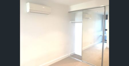 Art Series RESIDENCES [THE CHEN]- 2 bedroom 1 bathroom with on site parking (enclosed balcony) - Photo 4