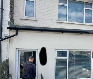 Milner Road Room 3 - Photo 1