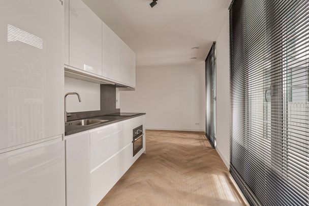 Lutonhof 124, 1043 EG, Amsterdam - Photo 1