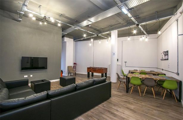 Studio to rent - Photo 1