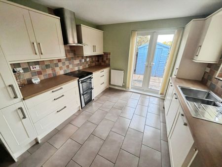 2 bedroom House To Let - Photo 3