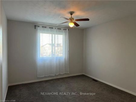 Detached Home For Lease | X8282862 - Photo 4